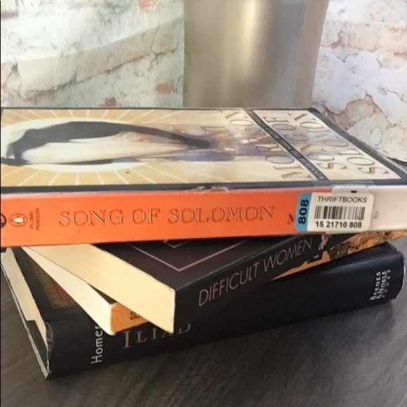 2/$25 Toni Morrison Song of Solomon Paperback Book - Picture 3 of 7